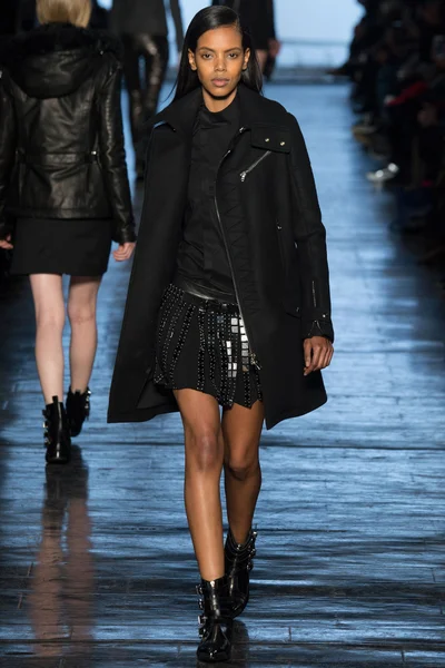 Look 25